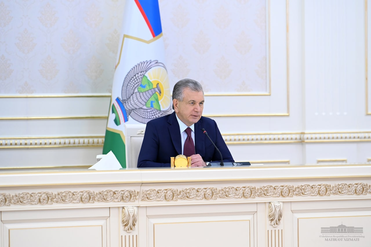 Шуҳрат Ғаниев ва Актам Хаитов ҳали эскича ишлаётгани, баландпарвоз рақамларга берилиб кетгани танқид қилинди.