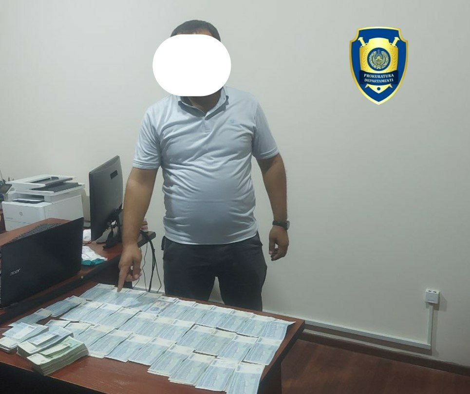 Ангор туманида академик лицейга ўқишга киритиб қўйишни ваъда қилган директор ўринбосари ушланди.