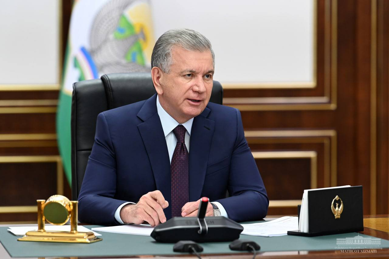 Президент Шавкат Мирзиёев транспорт соҳасида ислоҳотларни жадаллаштириш масаласи бўйича йиғилиш ўтказди.