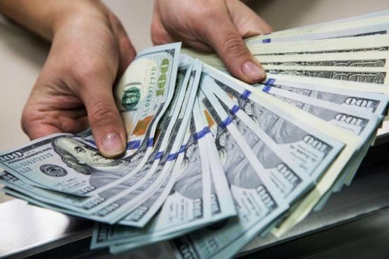 Урганч шаҳрида фуқароларнинг маблағларини қўлга киритган фирибгарлар аниқланди.